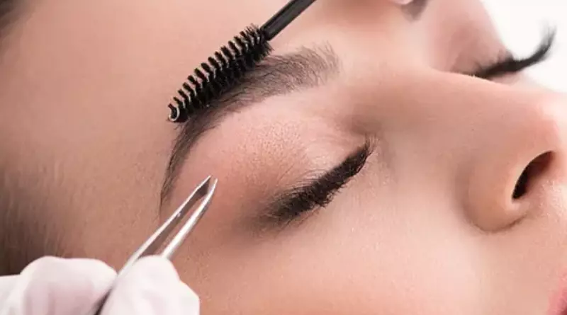 Groomed Brows With Brow Lamination